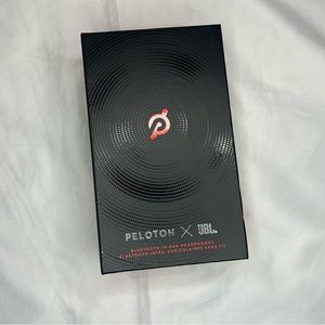 🦖 NWT peloton headphones🦖